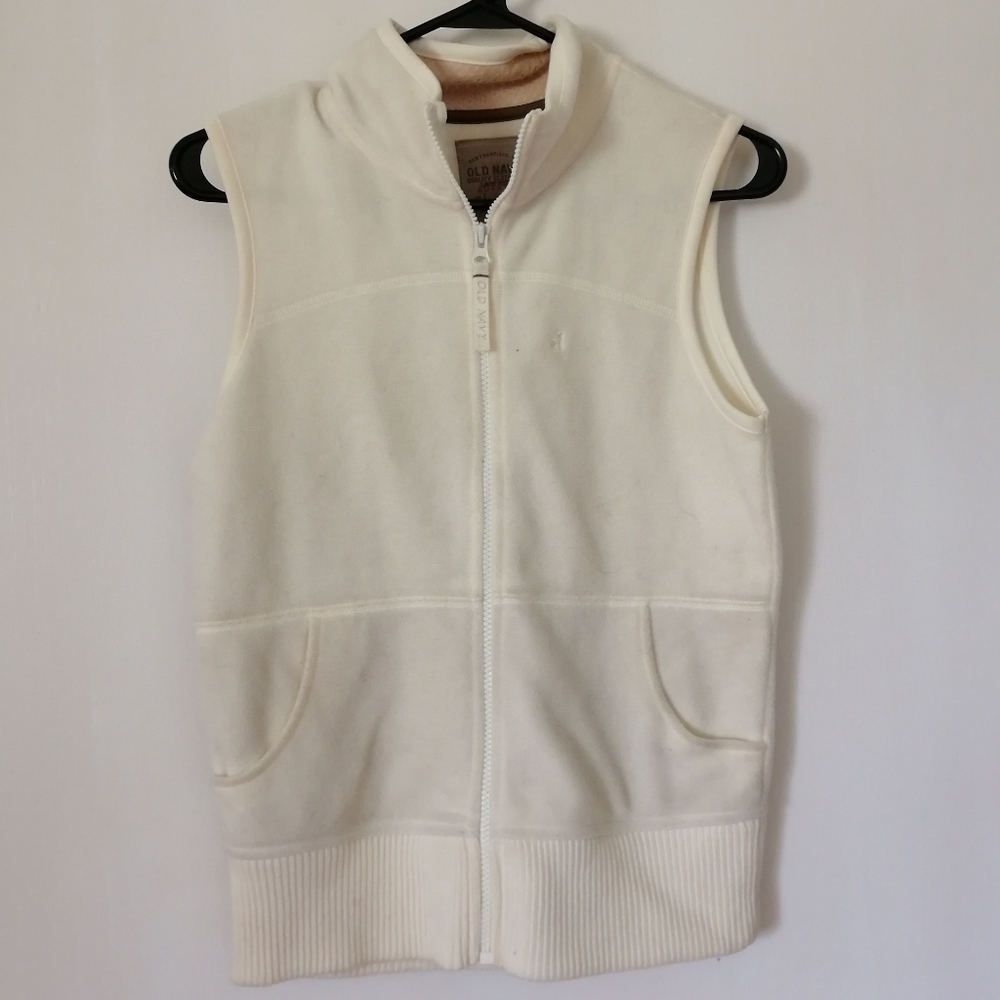 Off-white soft, zip-up vest